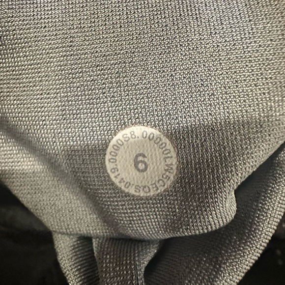Lululemon🍋Mapped Out Black and Glacier Gray High-Rise Tights 28” Size 6 - Picture 8 of 8